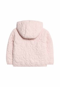 Gepatchte rosa Kapuzenjacke mit Blumenmuster, ausgestattet mit einer weichen Textur und elastischen Bündchen, entworfen für Wärme und Komfort.