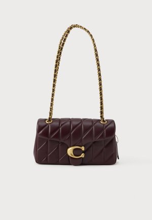 QUILTED TABBY SHOULDER BAG WITH CHAIN - Sac à main - black currant
