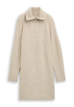 Beige Strickkleid mit hohem Kragen, halbem Reißverschluss, gerippter Textur und langen Ärmeln. Hat eine gerade Silhouette und minimale Nähte.