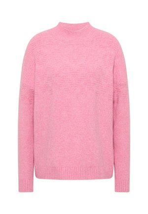 Miękki różowy sweter z dzianiny o delikatnym wzorze teksturowym, z prążkowanym stójką, mankietami i dołem, wyeksponowany na białym tle.