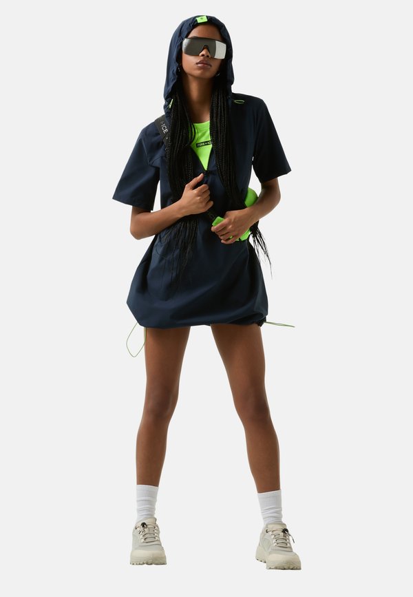 VALERIE2 - Sportkleid