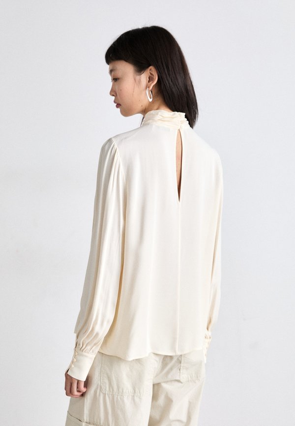 MOCK NECK BLOUSE - Blouse - cream4
