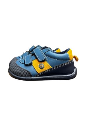Bottines pour tout-petits en bleu et jaune avec des semelles noires, deux sangles velcro et des embouts texturés, présentées en vue latérale sur fond blanc.