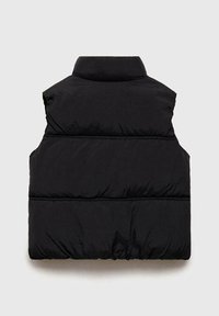 Vesta puffer neagră cu guler înalt, având un design cu panouri cusute și o textură netedă și lucioasă. Fără componente sau accente vizibile.