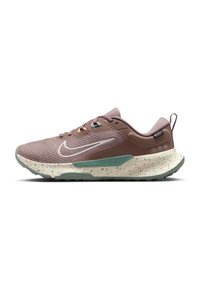 Nike tenisica za trčanje s gornjim dijelom od mrežice u mauve boji, koja ima pjegav kremasti potplat i akcentne dijelove u tirkiznoj boji. Lagana s dizajnom zaobljenog prsta.