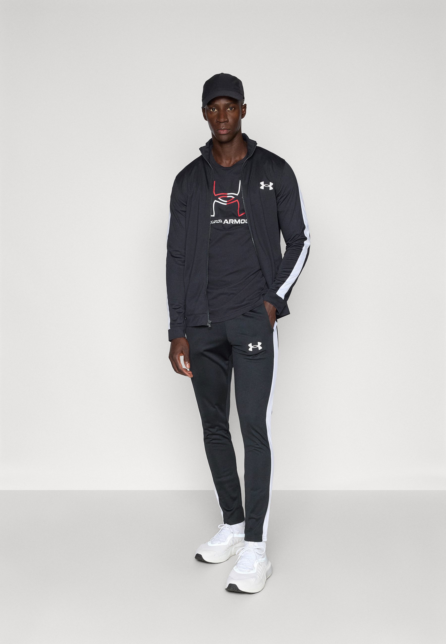 Mertra Tracksuit – Black セットアップ　かつきくん着用 Mertra Tracksuit – Black セットアップ かつきくん着用