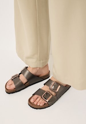 Mules - anthracite
