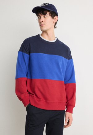C NECK - Sweatshirt - cherry red