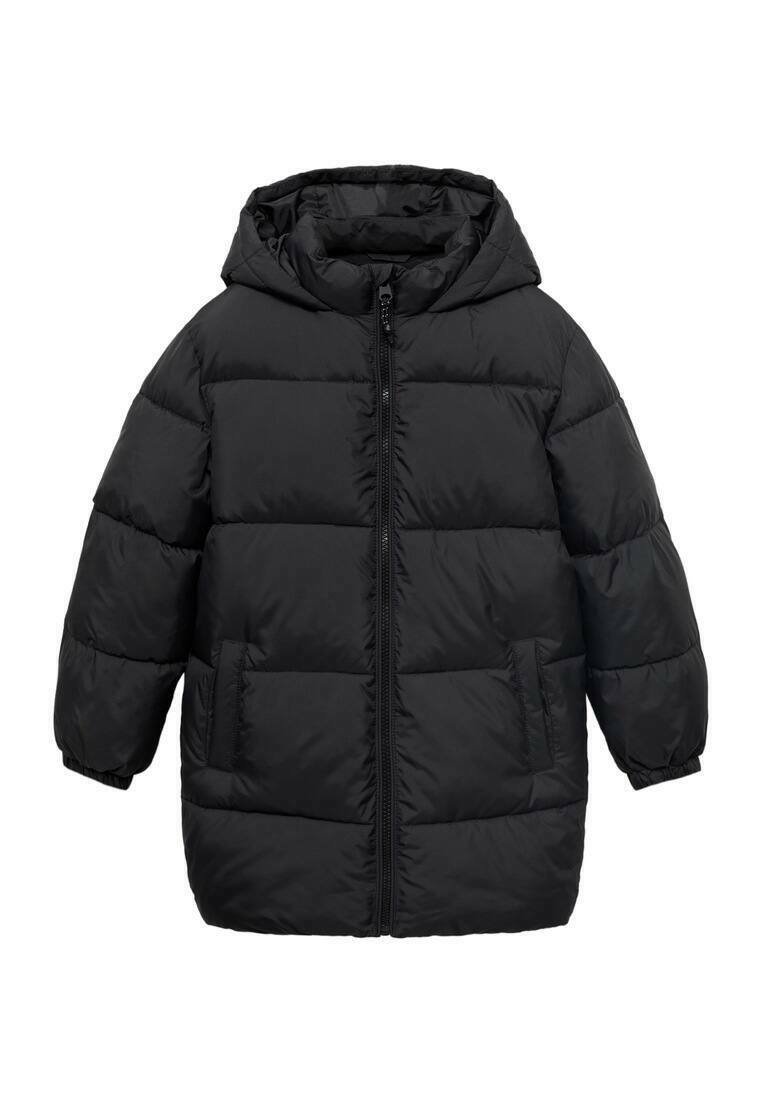 Doudoune noire avec capuche, dotée d'une fermeture éclair sur le devant, de poches latérales, d'un design matelassé et de poignets élastiqués. Matériau imperméable.