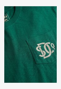 No seleccionado, pine green