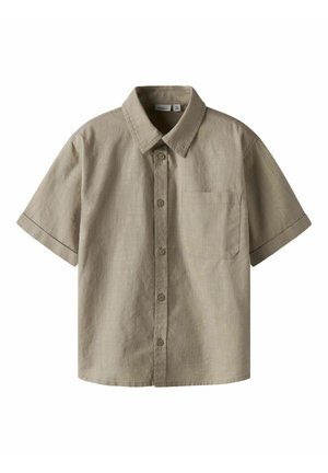 Beiges kurzärmeliges Hemd mit Knöpfen, Kragen und linker Brusttasche, hergestellt aus leichtem, strukturiertem Stoff.
