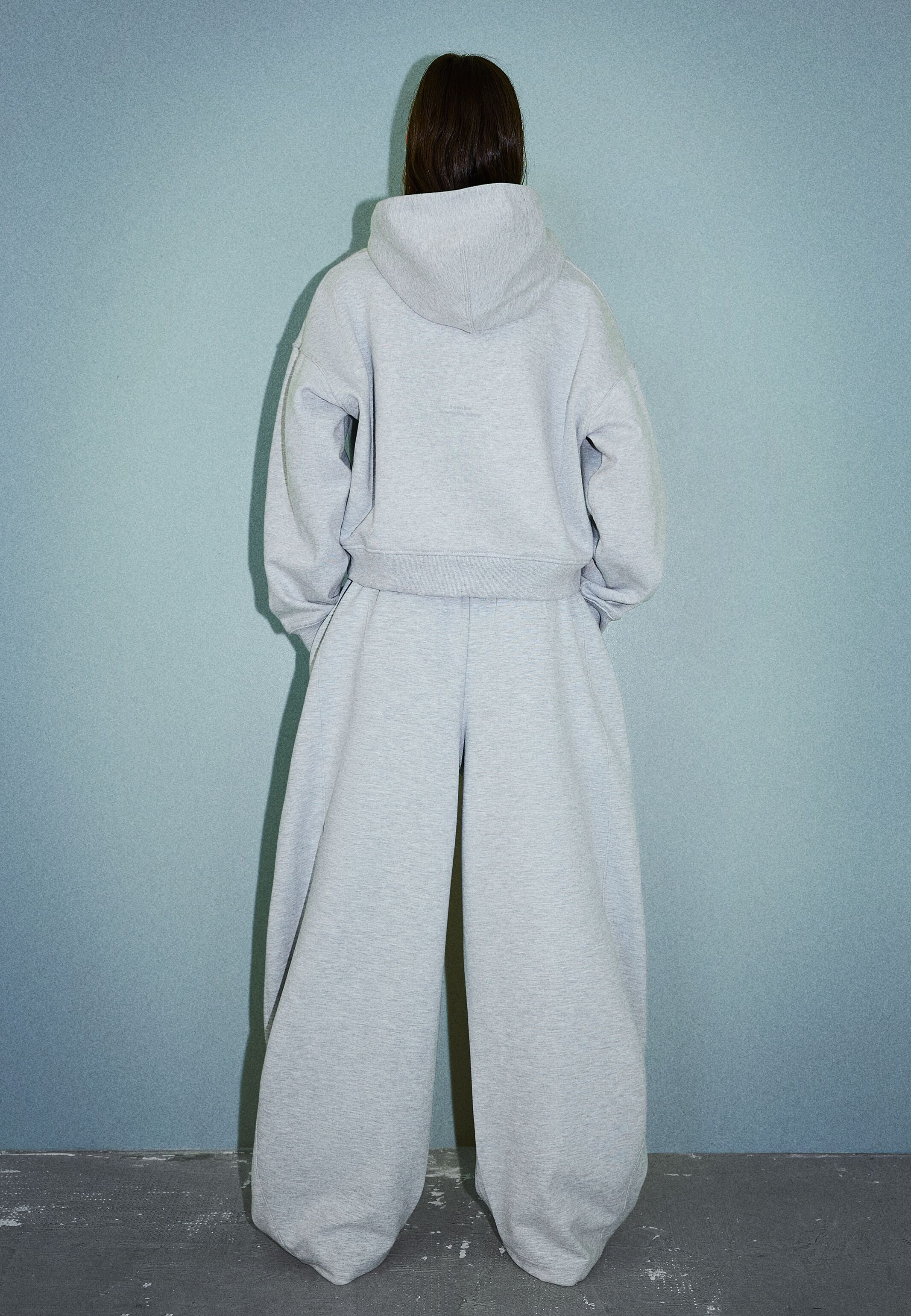 Bershka PLUSH BARREL - Tracksuit bottoms - light grey - Zalando