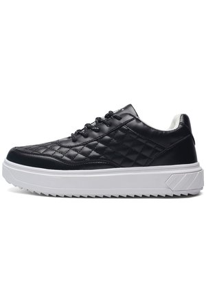 Sneakers - black