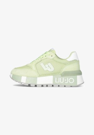 Sneaker verde chiaro con materiali in rete e suede, suola bianca chunky, dettagli testurizzati e logo "LIU•JO" sul lato.