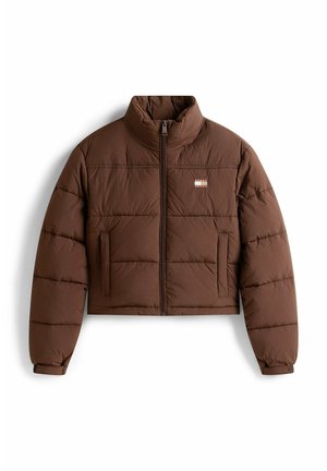 Veste courte en duvet marron avec col haut, fermeture éclair et deux poches avant. Comprend des panneaux cousus et un petit logo.