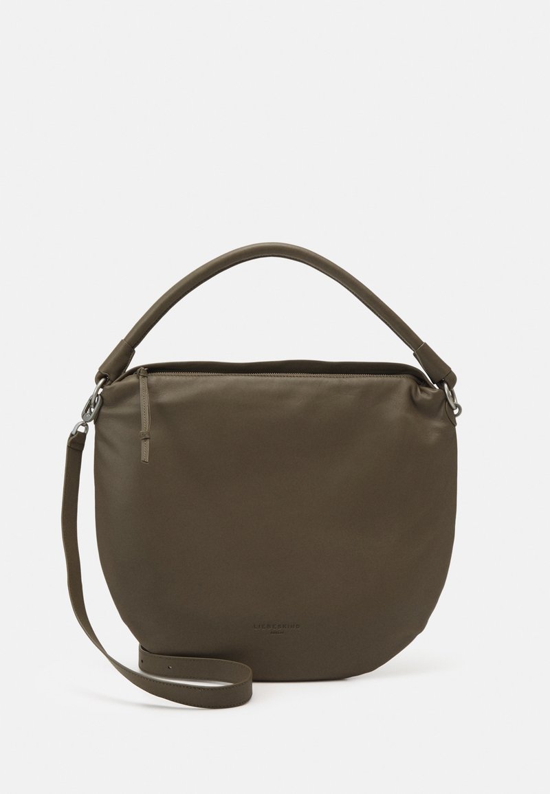 Sac à main en cuir vert olive avec une base arrondie, une poignée unique sur le dessus, une bandoulière amovible et une fermeture éclair supérieure.