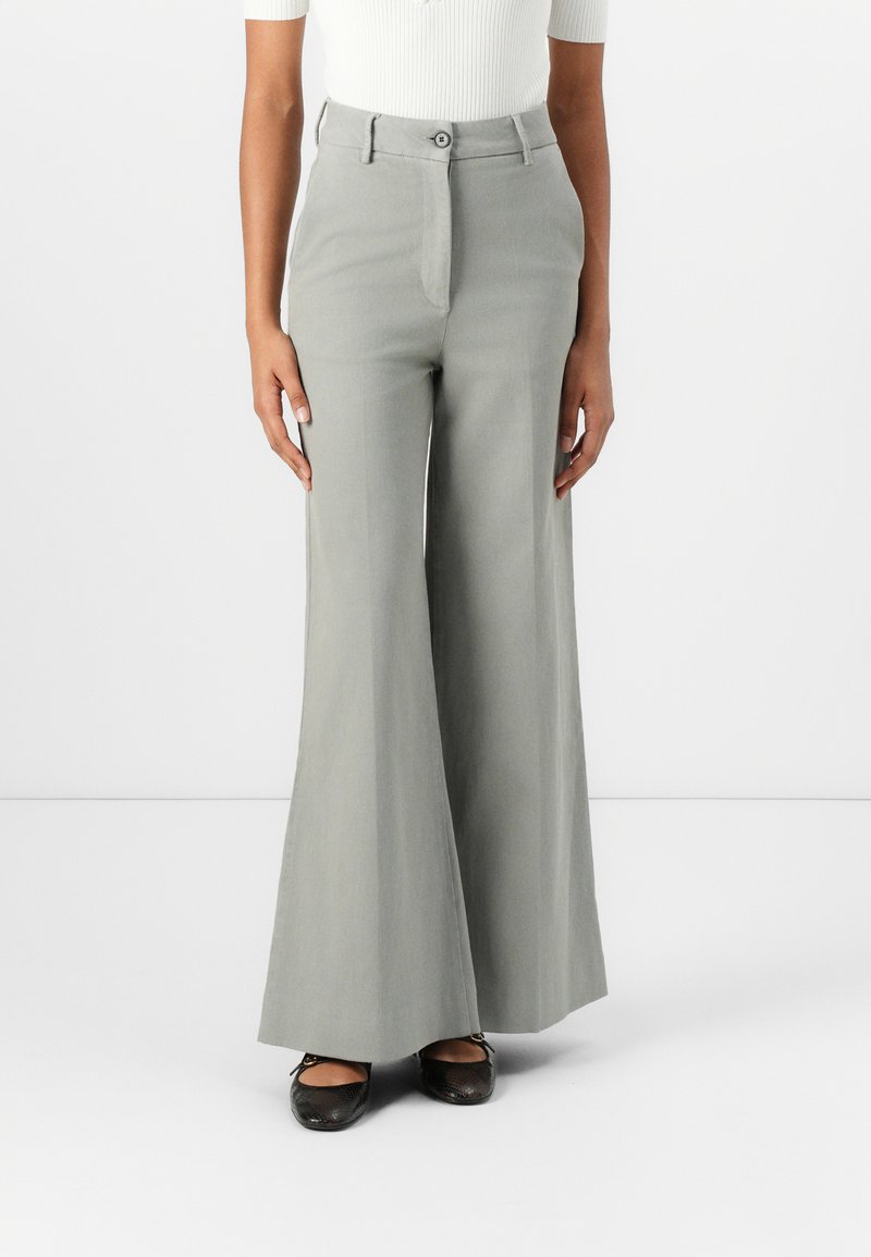 Tomorrow Flared Jeans grijs Tomorrow Flared Jeans grijs