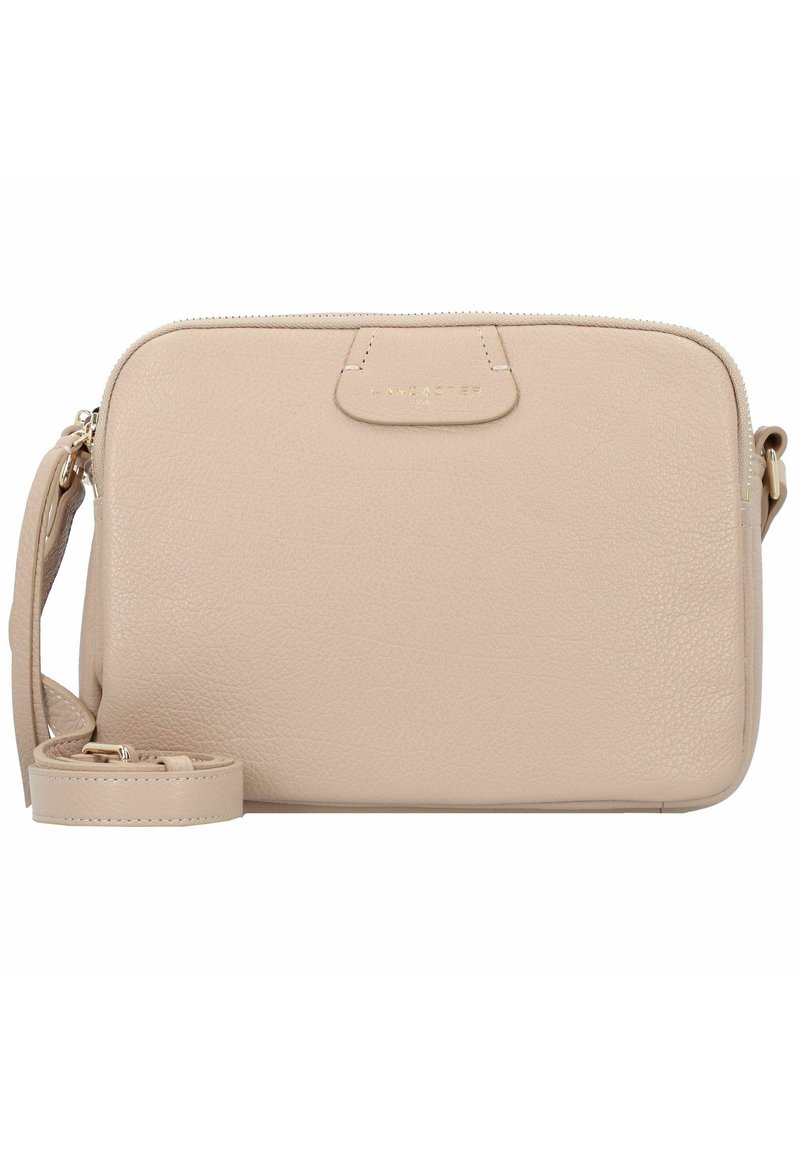 Borsa a tracolla in pelle beige con finitura testurizzata, chiusura con zip e tracolla staccabile. Caratterizzata da un logo dorato sulla parte anteriore.