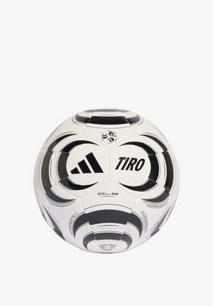 Biela a čierna futbalová lopta Adidas Tiro CLB s zakrivenými čiernymi vzormi a detailmi loga na viditeľných paneloch.