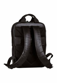 Zaino in pelle nera con pannello in rete testurizzato, spallacci imbottiti e doppi manici superiori. Caratterizzato da chiusura con zip e dettagli di cucitura geometrica.