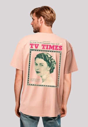 TV TIMES QUEEN ELIZABETH II 1957 COVER - Print T-shirt - amber