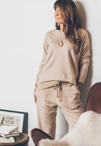 YOU LOOK PERFECT BELLA - MERINO LONG SLEEVE SWEATER WITH ROUND NECK - Strickpullover - beige