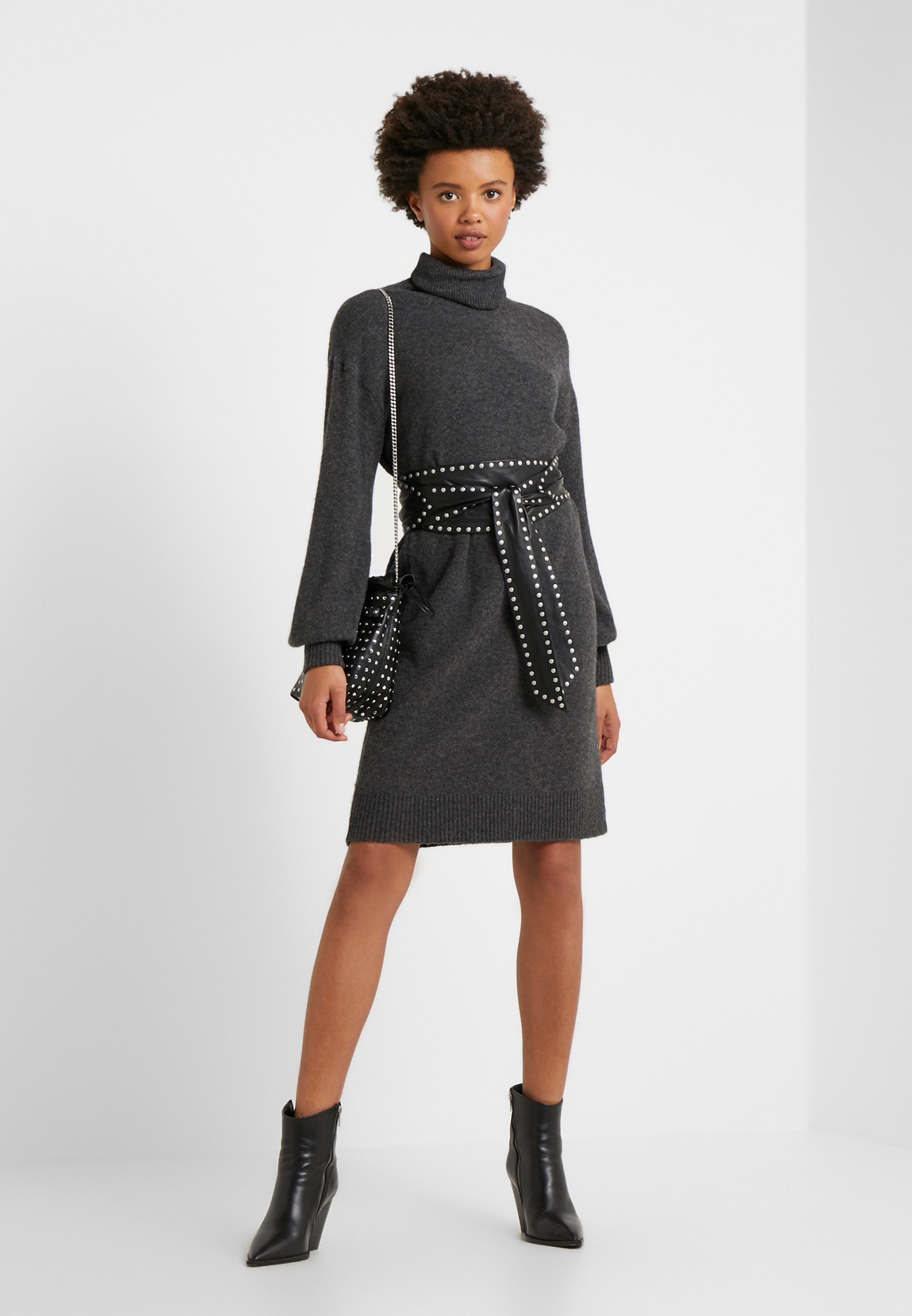 J.CREW SUPERSOFT TURTLENECK DRESS Strikket kjole J.CREW SUPERSOFT TURTLENECK DRESS - Strikket kjole - black