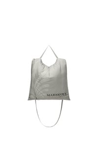 Lichtgrijze, gevoerde totebag met een geplooide bovenkant, verstelbare straps en een subtiel varenpatroon, met het merk "MARIKOO."
