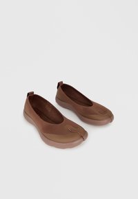 Unselected, chocolate