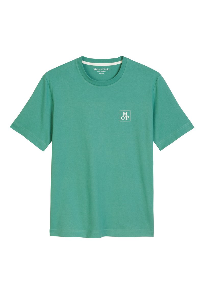 T-shirt in cotone turchese con maniche corte, colletto a giro e un piccolo logo bianco "M OP" sul lato sinistro del petto. Texture liscia.