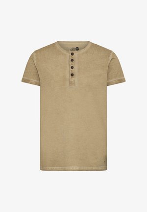 Chemise henley beige à manches courtes avec quatre boutons marron et un col rond, fabriquée en tissu doux et texturé.