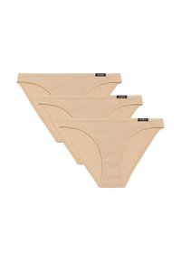 Trzy pary beżowych bawełnianych fig bikini o gładkiej fakturze, z niskim stanem i czarnymi metkami z logo na pasku.