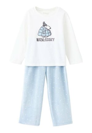 Ensemble de pyjama léger en coton comprenant un haut blanc à manches longues avec un ours en dessin animé et le texte "WARM&COZY", associé à un pantalon en flanelle bleu doux orné de pois blancs.