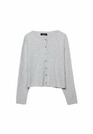 Cardigan court gris clair en tricot côtelé, avec un col rond et six boutons assortis sur le devant.