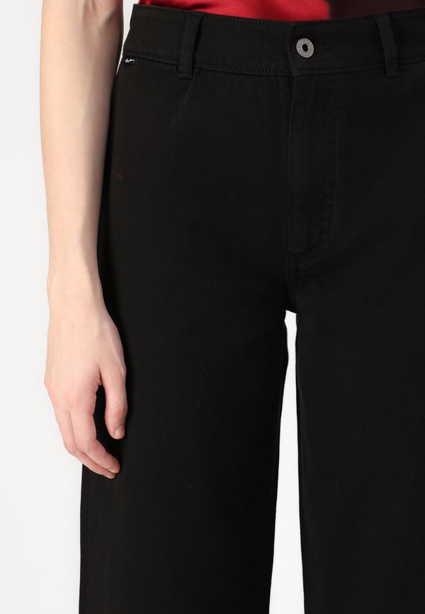 WIDE CROP TANIA - Flared Jeans3