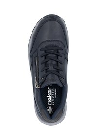 Námořnické modré kožené tenisky s šněrováním a bočním zipem, s polstrovaným límcem a texturovanou stélkou. Bílá podrážka.