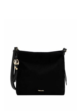 Schwarze rechteckige Schultertasche mit goldenem Logo, verstellbarem Riemen und Quastenanhänger auf weißem Hintergrund.