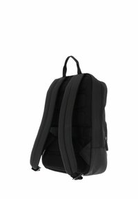 Zaino nero con lati imbottiti, spallacci regolabili e maniglia superiore. Tessuto testurizzato e un design elegante e minimalista.