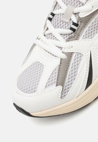ARKK Copenhagen OSERRA UNISEX - Trainers - white/black