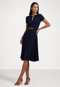 Lauren Ralph Lauren Petite BELTED GEORGETTE DRESS - Dienas kleita - lighthouse navy