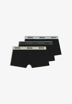 Drei Paar schwarze Boxershorts mit elastischen Bündchen. Die Bündchen haben kontrastierende Farben: hellgrau, grau und weiß, mit "BOSS"-Branding.