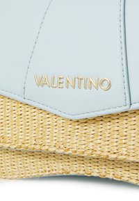 Thumbnail Image 4