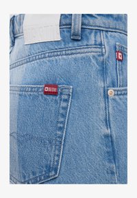 Seleccionado, hellblau