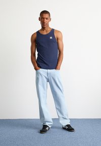 adidas Originals ESS TANK - Topp - night indigo