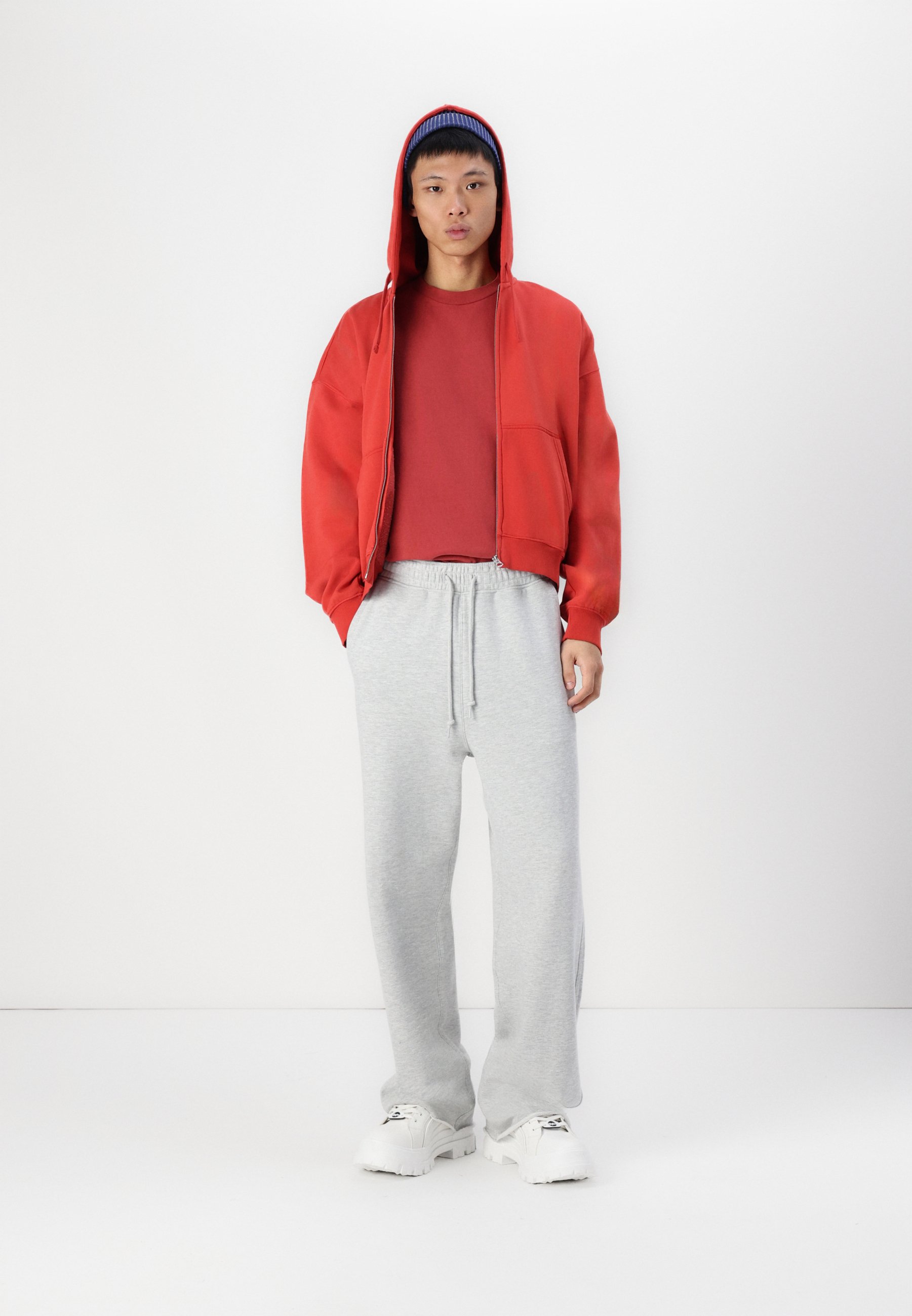 On zipped foodie ランニング Weekday BOXY MIDWEIGHT ZIP HOODIE - Zip-up sweatshirt - red