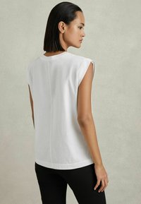 Reiss REGULAR FIT - MORGAN SLEEVE - Basic póló - white
