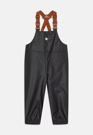 Sorte vandtætte overalls med justerbare brune seler og elastiske manchetter, designet til udendørs brug og beskyttelse mod våde forhold.
