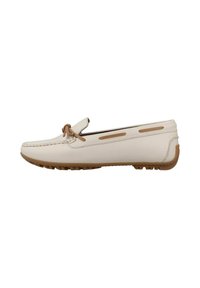 Witte leren moccasinschoenen met een ronde neus, tan accenten en een knoopdetails aan de voorkant. Getextureerde rubberen zool en zijslitsen.