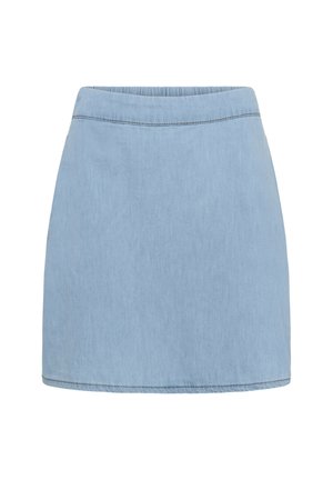 Vaaleansininen farkkuminihame, jossa joustava vyötärö ja näkyvät saumat yläosassa ja helmassa, edessä yksinkertainen ilman koristuksia.