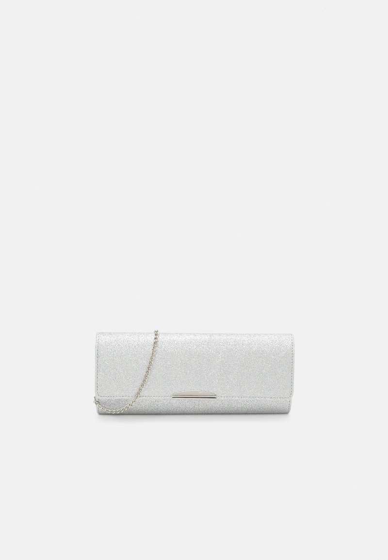 Hopeinen kimaltava clutch-laukku, jossa on sileä tekstuuri, suorakulmainen muoto ja hopeasävyinen ketjun olkahihna. Edessä metallinen yksityiskohta.